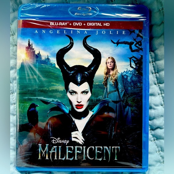 SEALED Disney Maleficent Blu-Ray DVD Angelina Jolie Blue Ray - Picture 1 of 2